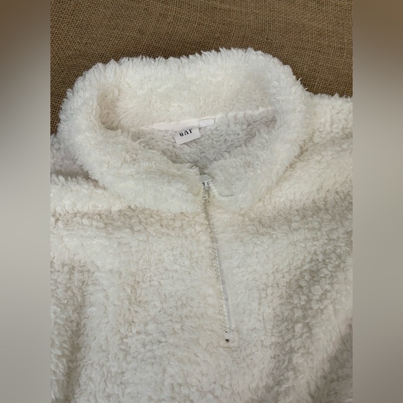 πGAP Brand | Like NEW, Winter White, 1/4 Zip Pullover Jacket, Medium, Soft - Picture 4 of 16